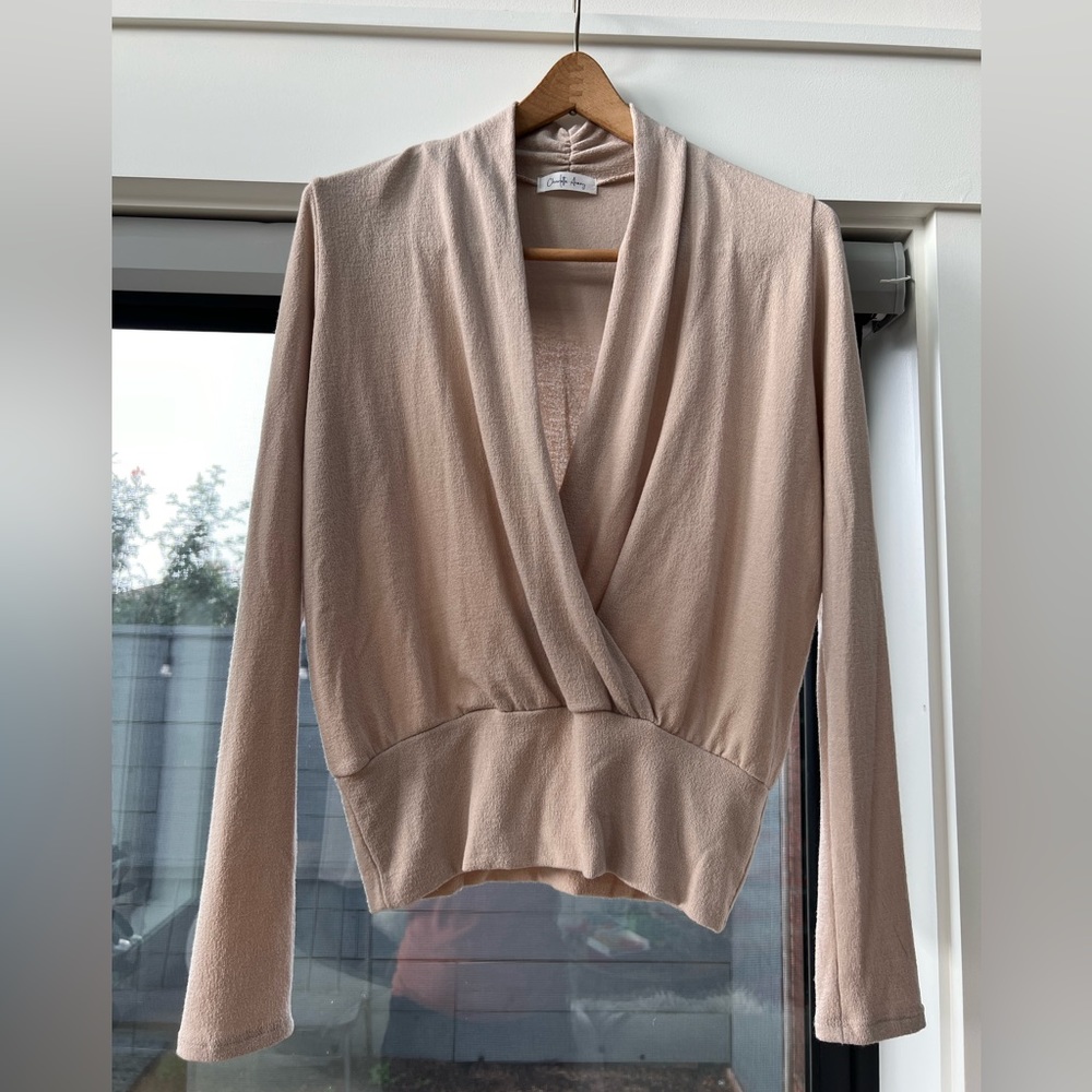 La Top ballet style top in taupe. Size L.